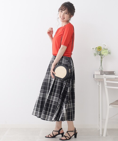 couture brooch(クチュールブローチ)の「◆【洗える・UVケア・接触冷感】ポイント透かし編みサマーニット(ニット/セーター・レディース・サックスブルー/ブラック/アイボリー/オレンジ・42/38)」の22枚目の写真