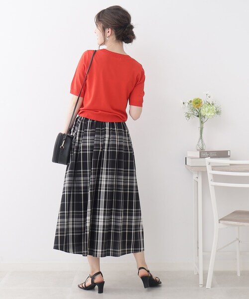 couture brooch(クチュールブローチ)の「◆【洗える・UVケア・接触冷感】ポイント透かし編みサマーニット(ニット/セーター・レディース・サックスブルー/ブラック/アイボリー/オレンジ・42/38)」の7枚目の写真