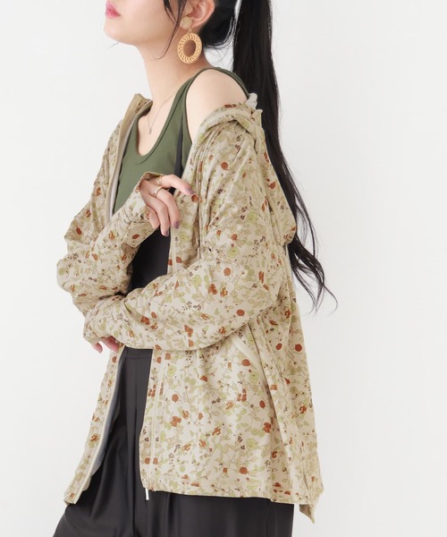 osharewalker(オシャレウォーカー)の「【廃盤】『指穴パーカー』(ラッシュガード・レディース・ブラック/ベージュ/モカ・FREE)」の3枚目の写真