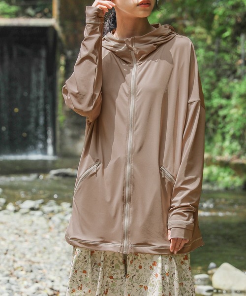 osharewalker(オシャレウォーカー)の「【廃盤】『指穴パーカー』(ラッシュガード・レディース・ブラック/ベージュ/モカ・FREE)」の6枚目の写真