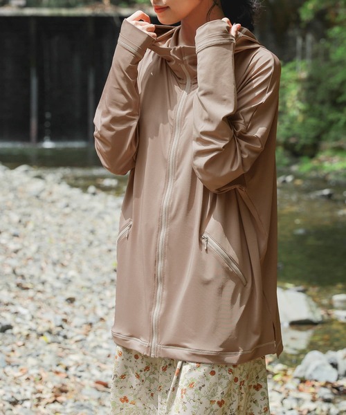 osharewalker(オシャレウォーカー)の「【廃盤】『指穴パーカー』(ラッシュガード・レディース・ブラック/ベージュ/モカ・FREE)」の7枚目の写真