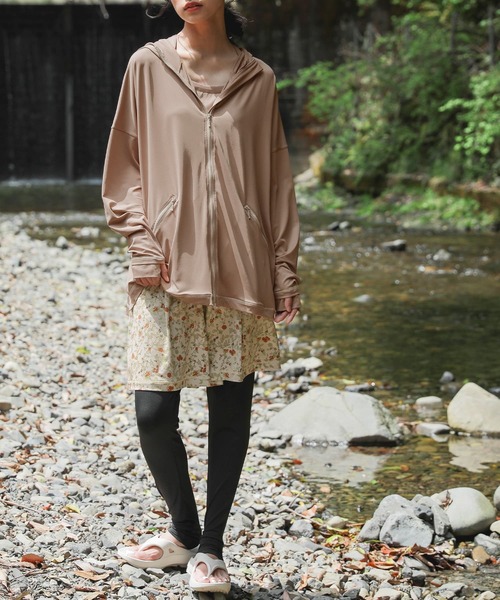 osharewalker(オシャレウォーカー)の「【廃盤】『指穴パーカー』(ラッシュガード・レディース・ブラック/ベージュ/モカ・FREE)」の9枚目の写真