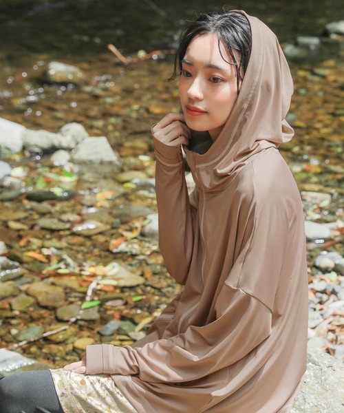 osharewalker(オシャレウォーカー)の「【廃盤】『指穴パーカー』(ラッシュガード・レディース・ブラック/ベージュ/モカ・FREE)」の8枚目の写真