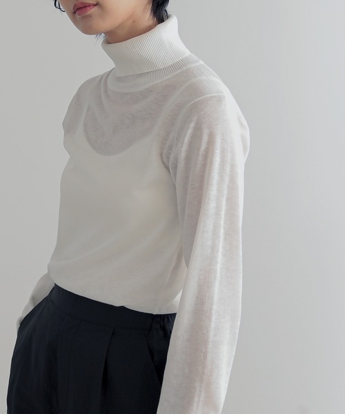 for/c（フォーシー）の「[新色追加]ハイネックシアーニット【サスティナブル】（ニット/セーター・レディース・オレンジ/アイボリー/チャコールグレー/ホワイト/ブルー/ブラック/ピンク/ラベンダー/ライトグレー・LL/M/L）」の2枚目の写真