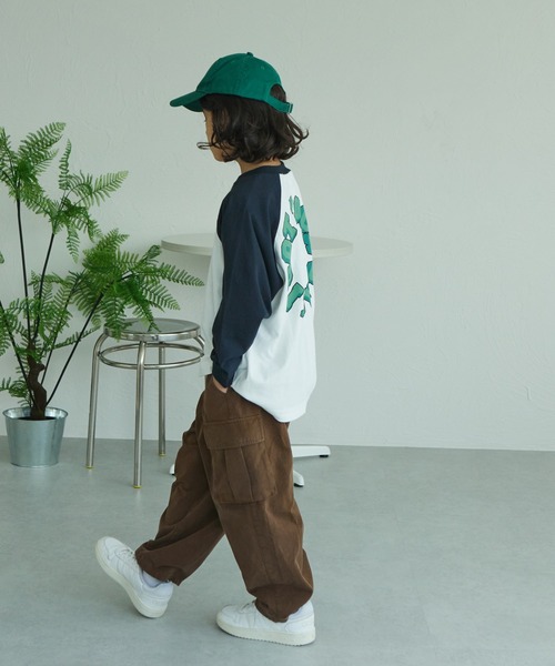 PAIRMANON STREET（ペアマノンストリート）の「【PAIRMANON STREET】アソート バックプリント ラグラン 長袖Tシャツ（Tシャツ/カットソー・キッズ・ブラック系その他3/ブルー系その他/ブルー系その他2/レッド系その他2/イエロー系その他/レッド系その他/ブラウン系その他6/ブラック系その他5/ブラック系その他4・150/140/120/100/130/110/90）」の14枚目の写真