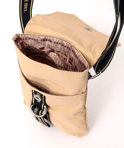 PENDLETON(ペンドルトン)の「【PENDLETON/ ペンドルトン】LOGOTAPE FLAP MINISHOULDER 233034(ショルダーバッグ・メンズ・ブラック/ベージュ・FREE)」の8枚目の写真