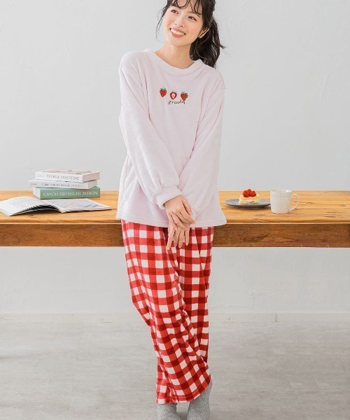 パジャマレディース [まるで毛布！のような暖かさ]いちごチョコ刺繍  