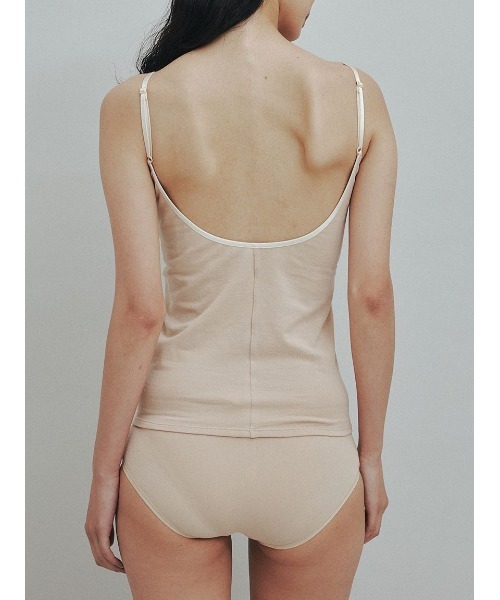 UNDERSON UNDERSON（アンダーソン アンダーソン）の「バックオープンキャミソールカップ付（キャミソール・レディース・ピンクベージュ/ブラック・0）」の5枚目の写真