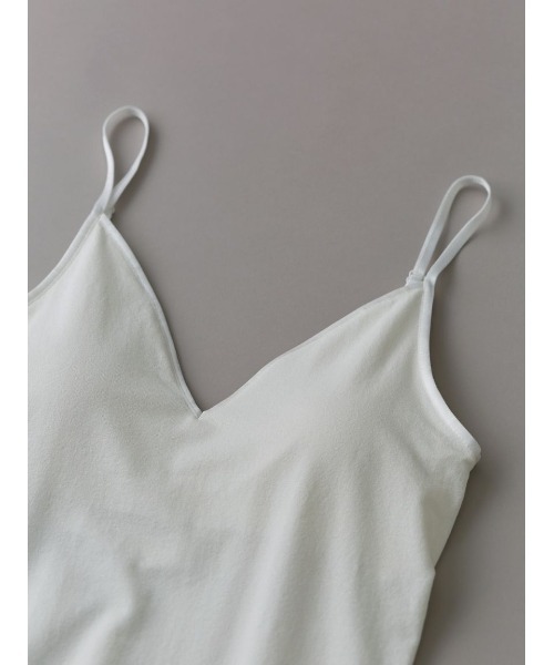 UNDERSON UNDERSON（アンダーソン アンダーソン）の「バックオープンキャミソールカップ付（キャミソール・レディース・ピンクベージュ/ブラック・0）」の6枚目の写真