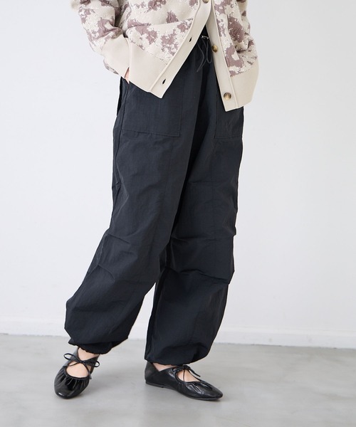 BAYFLOW（ベイフロー）の「ギャザーウエストパンツ（その他パンツ・レディース・ブラック/アイボリー/パープル・SMALL/MEDIUM）」の8枚目の写真