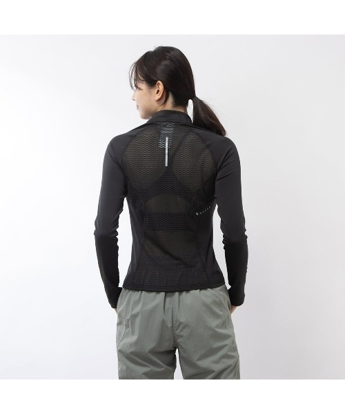 Reebok（リーボック）の「ランニング 1/4 ジップトップ / RUNNING 1/4 ZIP TOP（その他トップス・レディース・ブラック/ライトベージュ・LARGE/MEDIUM/SMALL/XX-LARGE/X-LARGE/X-SMALL）」の11枚目の写真