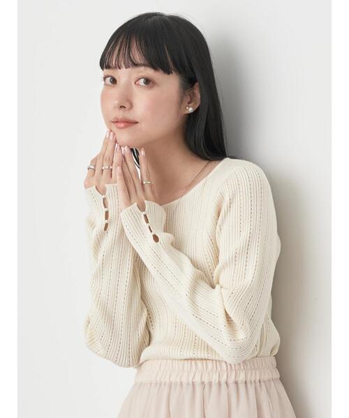 earth music&ecology(アースミュージックアンドエコロジー)の「ランダムリブパールニットプルオーバー(ニット/セーター・レディース・オフホワイト/サックスブルー/イエロー/ネイビー・S/M)」の5枚目の写真