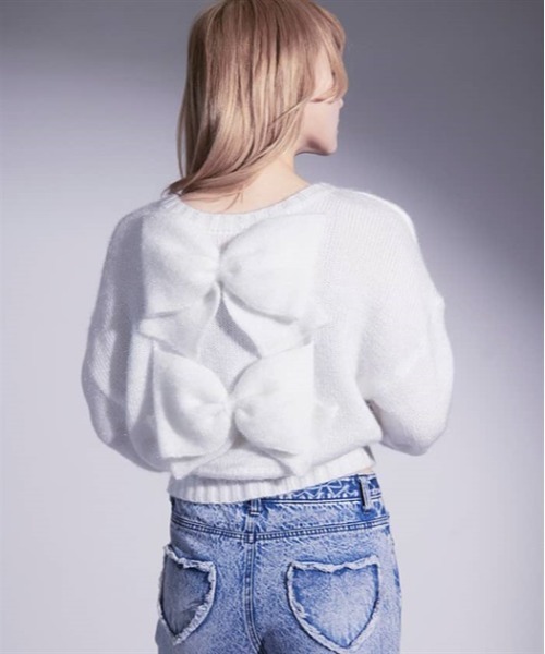 FickleBebe(フィクルベベ)の「ビッグリボン2WAYニット(ニット/セーター・レディース・ブルーグレー/ブラック/ホワイト・FREE)」の14枚目の写真