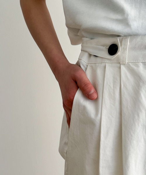 CANAL JEAN(キャナルジーン)の「Lakey Park ウエストボタンタックパンツ(その他パンツ・レディース・ブラック/ホワイト・SMALL/MEDIUM)」の13枚目の写真