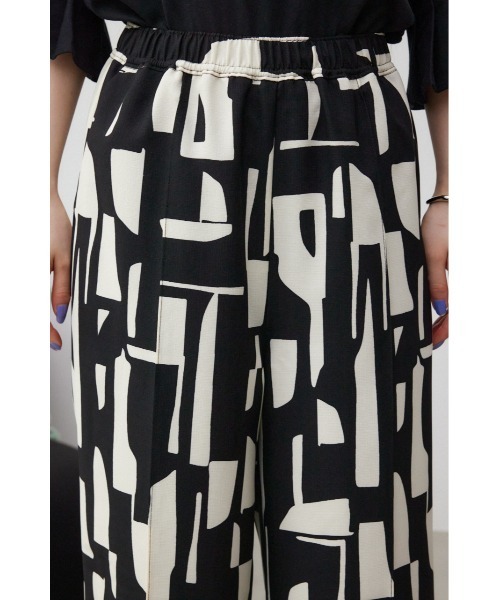 AZUL by moussy（アズールバイマウジー）の「ジオメトリックパターンイージーパンツ（その他パンツ・レディース・グリーン系その他/ブルー系その他/ブラック系その他・SMALL/MEDIUM）」の14枚目の写真