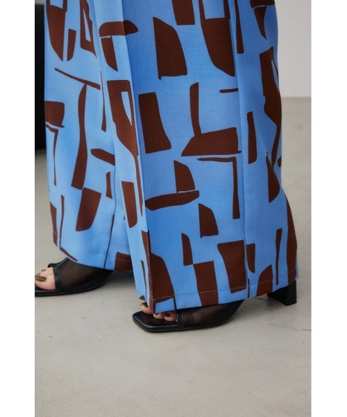 AZUL by moussy（アズールバイマウジー）の「ジオメトリックパターンイージーパンツ（その他パンツ・レディース・グリーン系その他/ブルー系その他/ブラック系その他・SMALL/MEDIUM）」の21枚目の写真