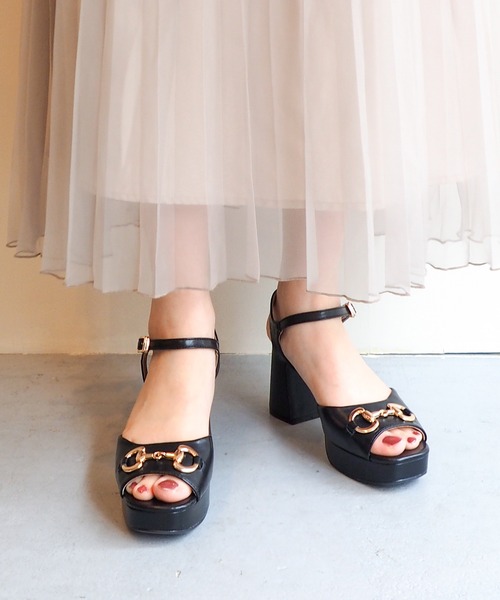 byあしながおじさん（バイアシナガオジサン）の「厚底ビットサンダル　8980737（サンダル・レディース・ブラック/ピンクベージュ/アイボリー/レッド・23.5cm/23.0cm/22.5cm/24.5cm/24.0cm）」の3枚目の写真