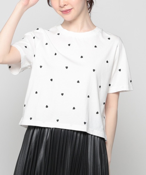 Honeys（ハニーズ）の「ハート刺繍Tシャツ（Tシャツ/カットソー
