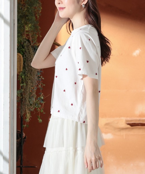 Honeys（ハニーズ）の「ハート刺繍Tシャツ（Tシャツ/カットソー