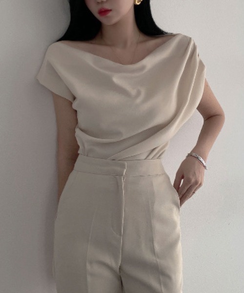 FREE STYLISTS(フリー スタイリスト)の「YUGA_YGMC オフショルダー PO(その他トップス・レディース・ブラウン/ベビーピンク/ブラック/オフホワイト・FREE)」の9枚目の写真