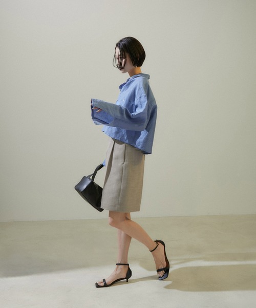 SALON adam et rope'（サロン アダム エ ロペ）の「[24SS]ACAR 麻混クロップドシャツ 無地/ストライプ【WEB限定カラー】（シャツ/ブラウス・レディース・ホワイト系その他2/ブルー/サックスブルー/ホワイト系その他・FREE）」の8枚目の写真