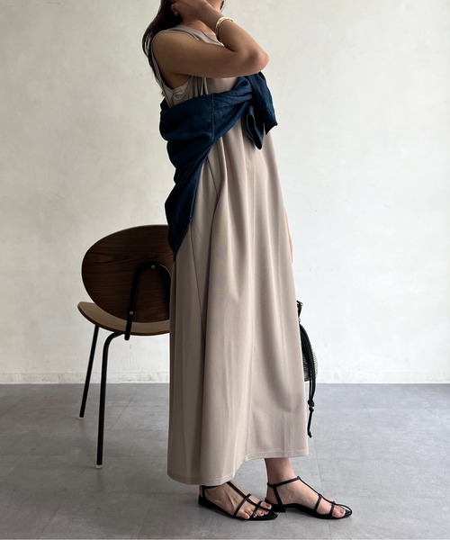 Chez toi（シェトワ）の「UVカットショルダータックノースリカットワンピース（ワンピース・レディース・ブラック/グレイッシュベージュ/オリーブ/チャコールグレー・FREE）」の8枚目の写真