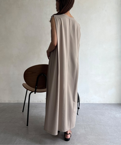Chez toi（シェトワ）の「UVカットショルダータックノースリカットワンピース（ワンピース・レディース・ブラック/グレイッシュベージュ/オリーブ/チャコールグレー・FREE）」の13枚目の写真