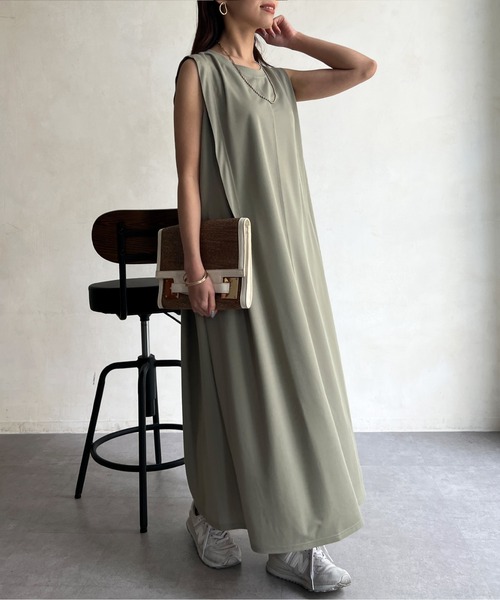 Chez toi（シェトワ）の「UVカットショルダータックノースリカットワンピース（ワンピース・レディース・ブラック/グレイッシュベージュ/オリーブ/チャコールグレー・FREE）」の14枚目の写真