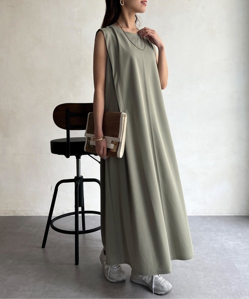 Chez toi（シェトワ）の「UVカットショルダータックノースリカットワンピース（ワンピース・レディース・ブラック/グレイッシュベージュ/オリーブ/チャコールグレー・FREE）」の15枚目の写真