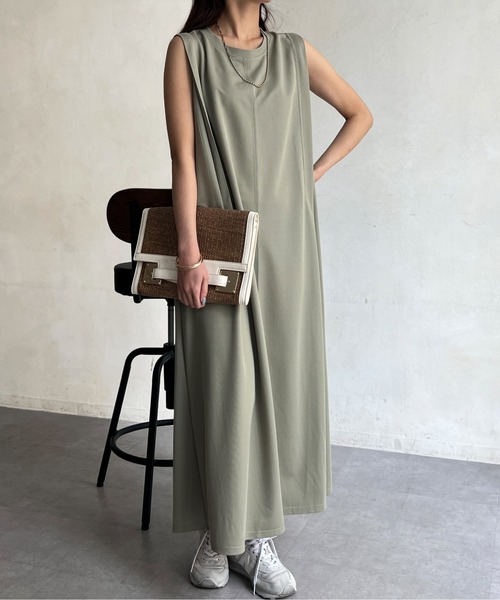 Chez toi（シェトワ）の「UVカットショルダータックノースリカットワンピース（ワンピース・レディース・ブラック/グレイッシュベージュ/オリーブ/チャコールグレー・FREE）」の16枚目の写真