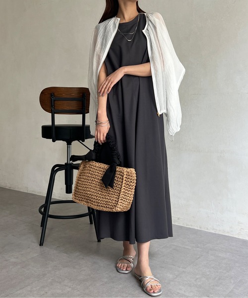 Chez toi（シェトワ）の「UVカットショルダータックノースリカットワンピース（ワンピース・レディース・ブラック/グレイッシュベージュ/オリーブ/チャコールグレー・FREE）」の20枚目の写真