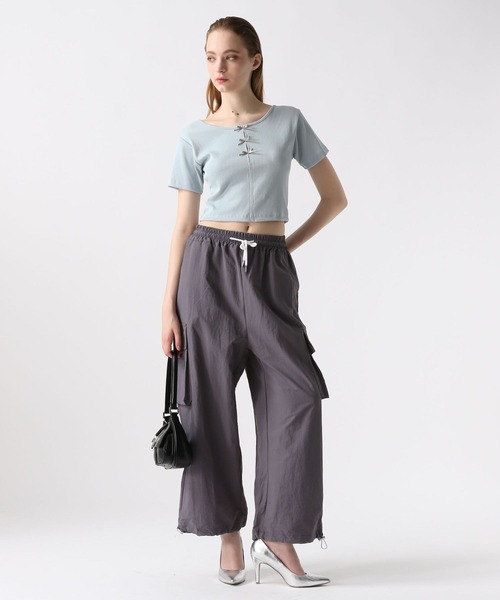 FOREVER 21(フォーエバー トゥエンティーワン)の「【2024SS】チビリボンTシャツ(Tシャツ/カットソー・レディース・オフホワイト/ブルー/ブラック・SMALL/MEDIUM)」の21枚目の写真