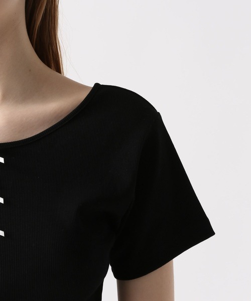 FOREVER 21(フォーエバー トゥエンティーワン)の「【2024SS】チビリボンTシャツ(Tシャツ/カットソー・レディース・オフホワイト/ブルー/ブラック・SMALL/MEDIUM)」の9枚目の写真