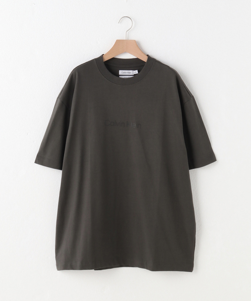 Calvin Klein(カルバン・クライン)の「【Calvin Klein / カルバン クライン】SS STANDARD LOGO TEE(Tシャツ/カットソー・メンズ・ホワイト/ブラック/チャコールグレー/ブラック系その他/パープル・LARGE/MEDIUM/SMALL)」の3枚目の写真
