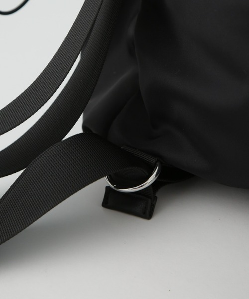 NANO universe(ナノユニバース)の「撥水ナイロン2wayリュック(バックパック/リュック・レディース・ベージュ/ブラック・FREE)」の4枚目の写真