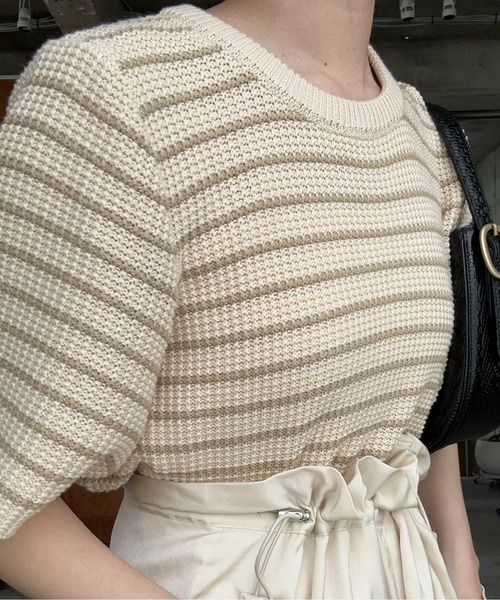 lawgy(ラウジー)の「border compact pullover / ボーダーコンパクトプルオーバー(Tシャツ/カットソー・レディース・ベージュ/カーキ/ブラック・FREE)」の2枚目の写真