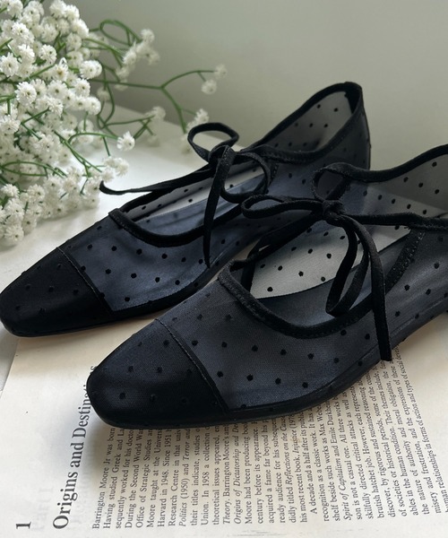 by muni:r（バイ ムニール）の「ドットシースルーリボンパンプス（バレエシューズ・レディース・ブラック/アイボリー・25.0cm/24.0cm/23.0cm/24.5cm/23.5㎝）」の9枚目の写真