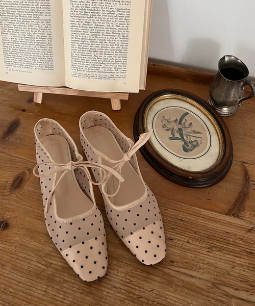 by muni:r（バイ ムニール）の「ドットシースルーリボンパンプス（バレエシューズ・レディース・ブラック/アイボリー・25.0cm/24.0cm/23.0cm/24.5cm/23.5㎝）」の20枚目の写真