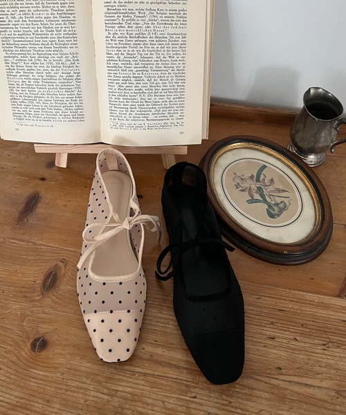 by muni:r（バイ ムニール）の「ドットシースルーリボンパンプス（バレエシューズ・レディース・ブラック/アイボリー・25.0cm/24.0cm/23.0cm/24.5cm/23.5㎝）」の4枚目の写真