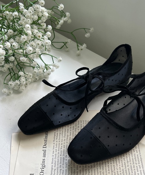 by muni:r（バイ ムニール）の「ドットシースルーリボンパンプス（バレエシューズ・レディース・ブラック/アイボリー・25.0cm/24.0cm/23.0cm/24.5cm/23.5㎝）」の13枚目の写真