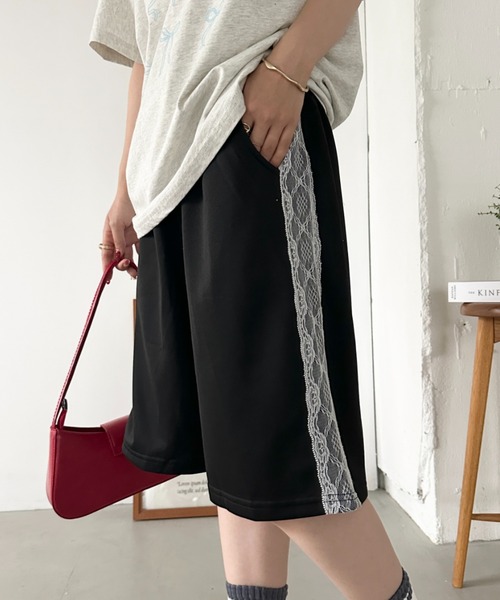 CLEA(クレア)の「サイドレースハーフパンツ(その他パンツ・レディース・ブラック/ホワイト・FREE)」の2枚目の写真