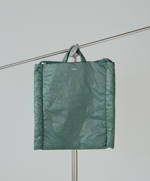 YAHKI（ヤーキ）の「YAHKI/ヤーキ リサイクルナイロン 中綿２WAY トートバッグ（トートバッグ・レディース・グリーン/ブルー/ネイビー/ダークグレー/ラベンダー/ブラック・FREE）」の13枚目の写真