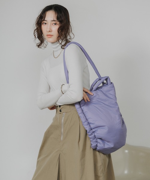 YAHKI（ヤーキ）の「YAHKI/ヤーキ リサイクルナイロン 中綿２WAY トートバッグ（トートバッグ・レディース・グリーン/ブルー/ネイビー/ダークグレー/ラベンダー/ブラック・FREE）」の9枚目の写真