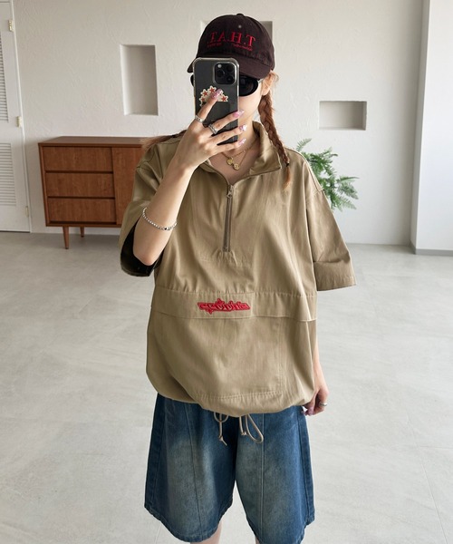 sedacle(セダクル)の「刺繍アノラック半袖シャツ(シャツ/ブラウス・メンズ・ベージュ/ライトグレー/チャコールグレー・LARGE/MEDIUM/SMALL)」の3枚目の写真