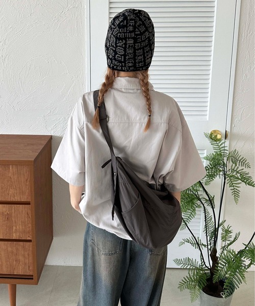 sedacle(セダクル)の「刺繍アノラック半袖シャツ(シャツ/ブラウス・メンズ・ベージュ/ライトグレー/チャコールグレー・LARGE/MEDIUM/SMALL)」の15枚目の写真