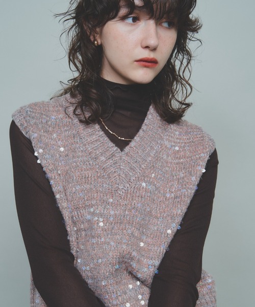 Unitage（ユニテージ）の「スパンコールニットベスト（ベスト・レディース・アイボリー/その他/グレー・FREE）」の4枚目の写真