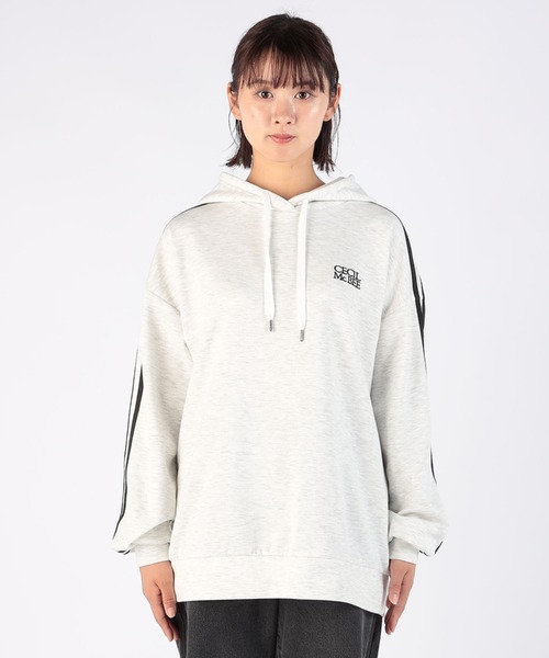 CECIL McBEE(セシルマクビー)の「ワンポイント刺繍ロゴダンボールニットパーカー(パーカー・レディース・アイボリー/ブラック/チャコールグレー・LARGE/MEDIUM)」の6枚目の写真