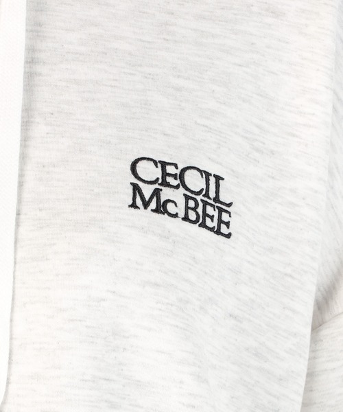 CECIL McBEE(セシルマクビー)の「ワンポイント刺繍ロゴダンボールニットパーカー(パーカー・レディース・アイボリー/ブラック/チャコールグレー・LARGE/MEDIUM)」の9枚目の写真