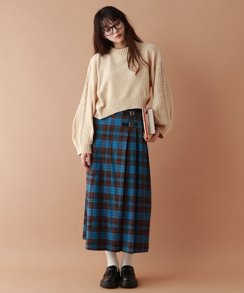 RAGEBLUE（レイジブルー）の「ボリュームスリーブ/袖ラインモールニット（ニット/セーター・レディース・オフホワイト/ブルー/ブラック/オレンジ/オレンジ系その他7/ブラウン/ピンク/レッド・FREE）」の9枚目の写真