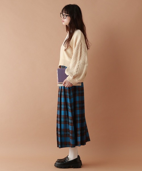 RAGEBLUE（レイジブルー）の「ボリュームスリーブ/袖ラインモールニット（ニット/セーター・レディース・オフホワイト/ブルー/ブラック/オレンジ/オレンジ系その他7/ブラウン/ピンク/レッド・FREE）」の10枚目の写真